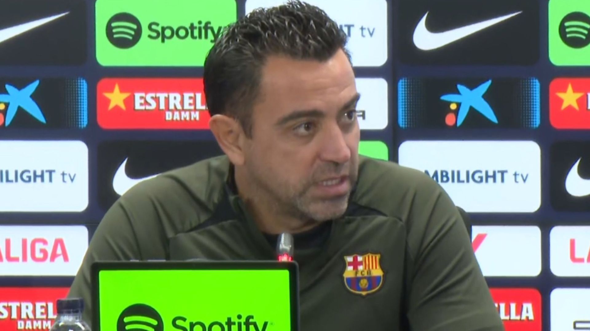 xavi_en_rueda_de_prenajpg.jpg xavi_en_rueda_de_prenajpg.jpg