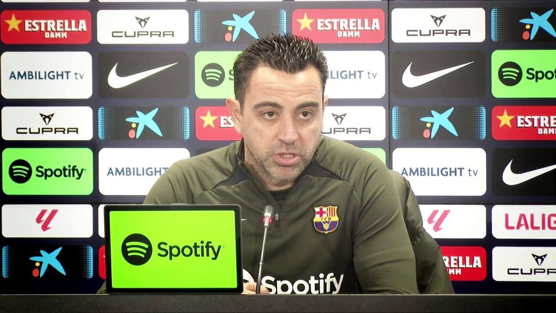xavi_hernandez_en_rueda_de_prensa_001.jpg xavi_hernandez_en_rueda_de_prensa_001.jpg