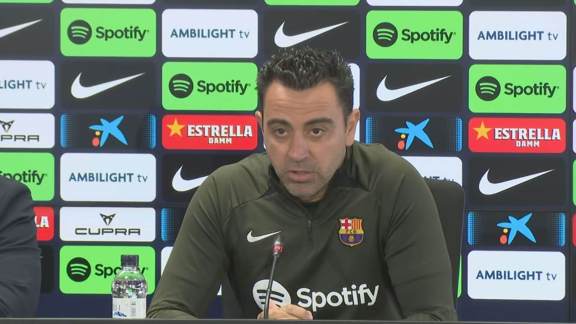 xavi_hernandez_en_sala_de_prensa_001.jpg