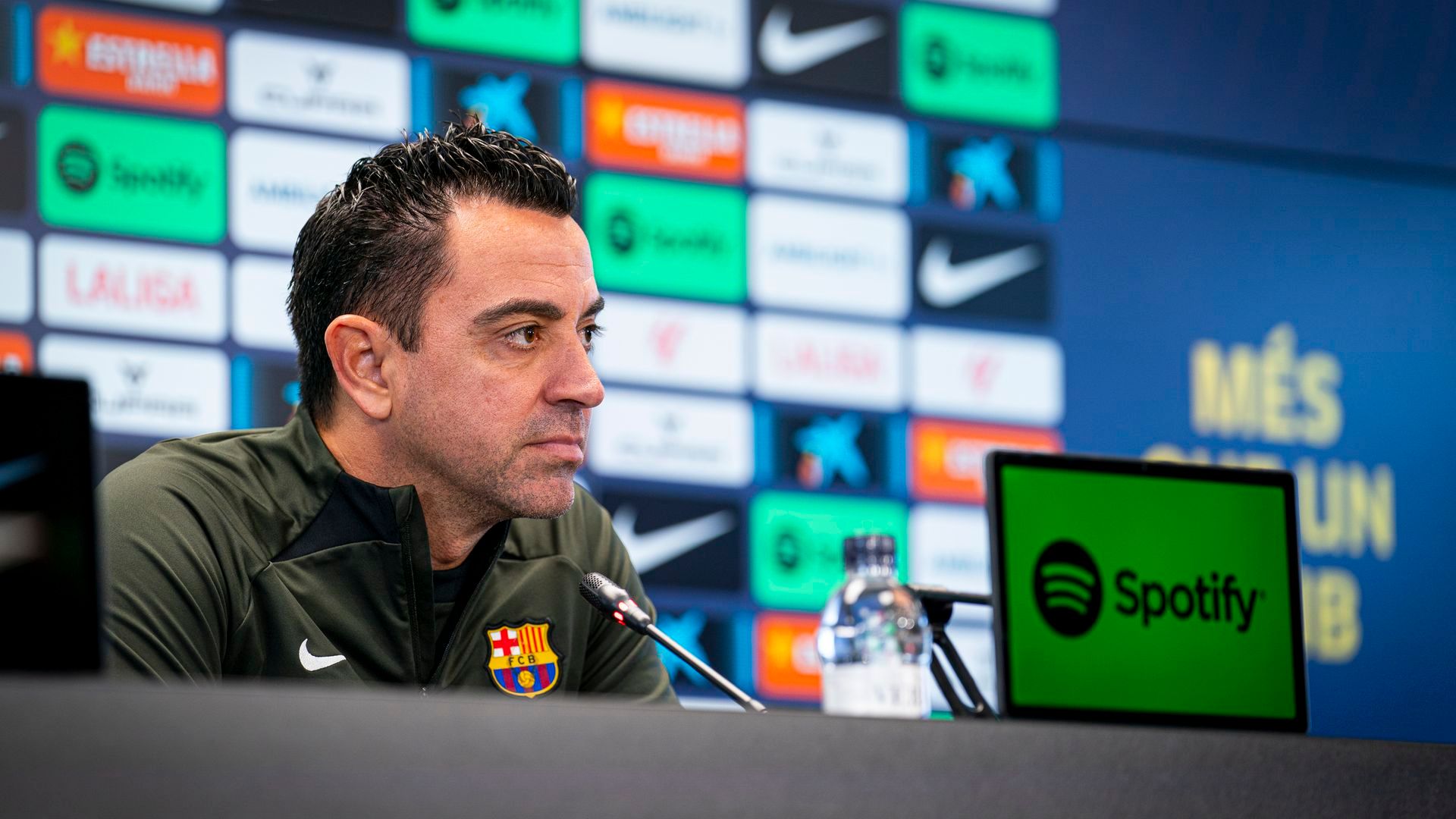 xavi_hernandez_en_sala_de_prensa_foto_fcb_001.jpg xavi_hernandez_en_sala_de_prensa_foto_fcb_001.jpg