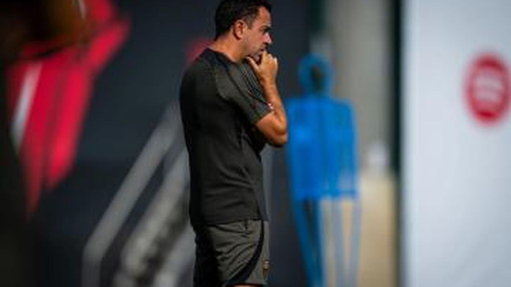 Xavi Hernández viaja con tres dudas para el once del Las Palmas-Barcelona