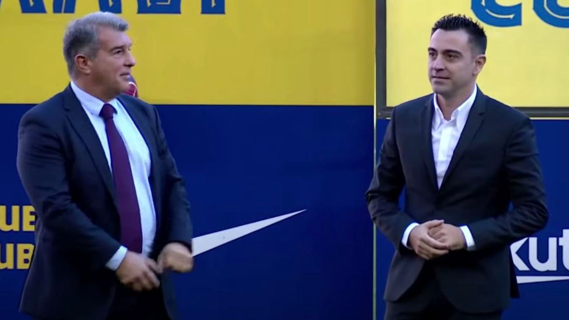 xavi_hernandez_y_laporta_004.png