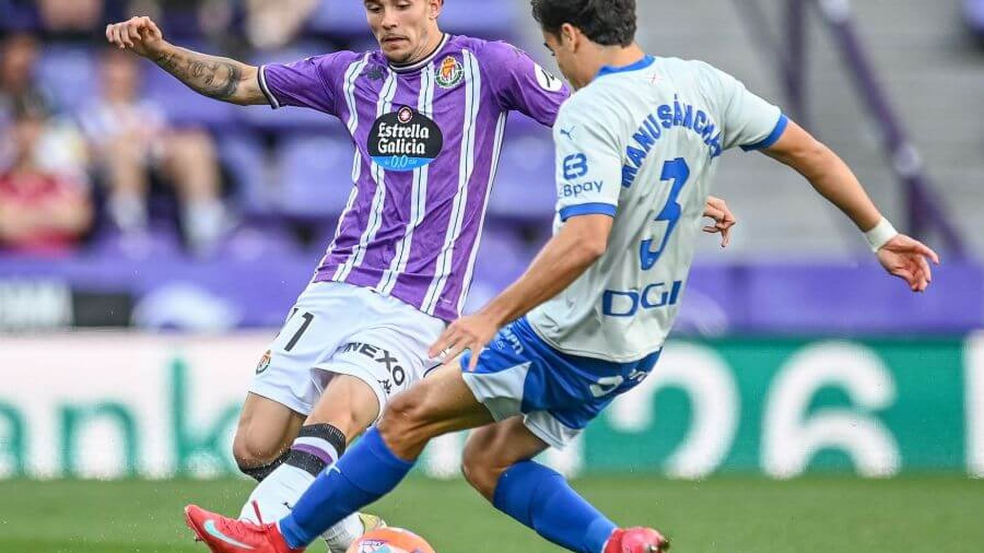 xavi_moreno_trata_de_encarar_a_manu_sanchez_001.jpeg xavi_moreno_trata_de_encarar_a_manu_sanchez_001.jpeg