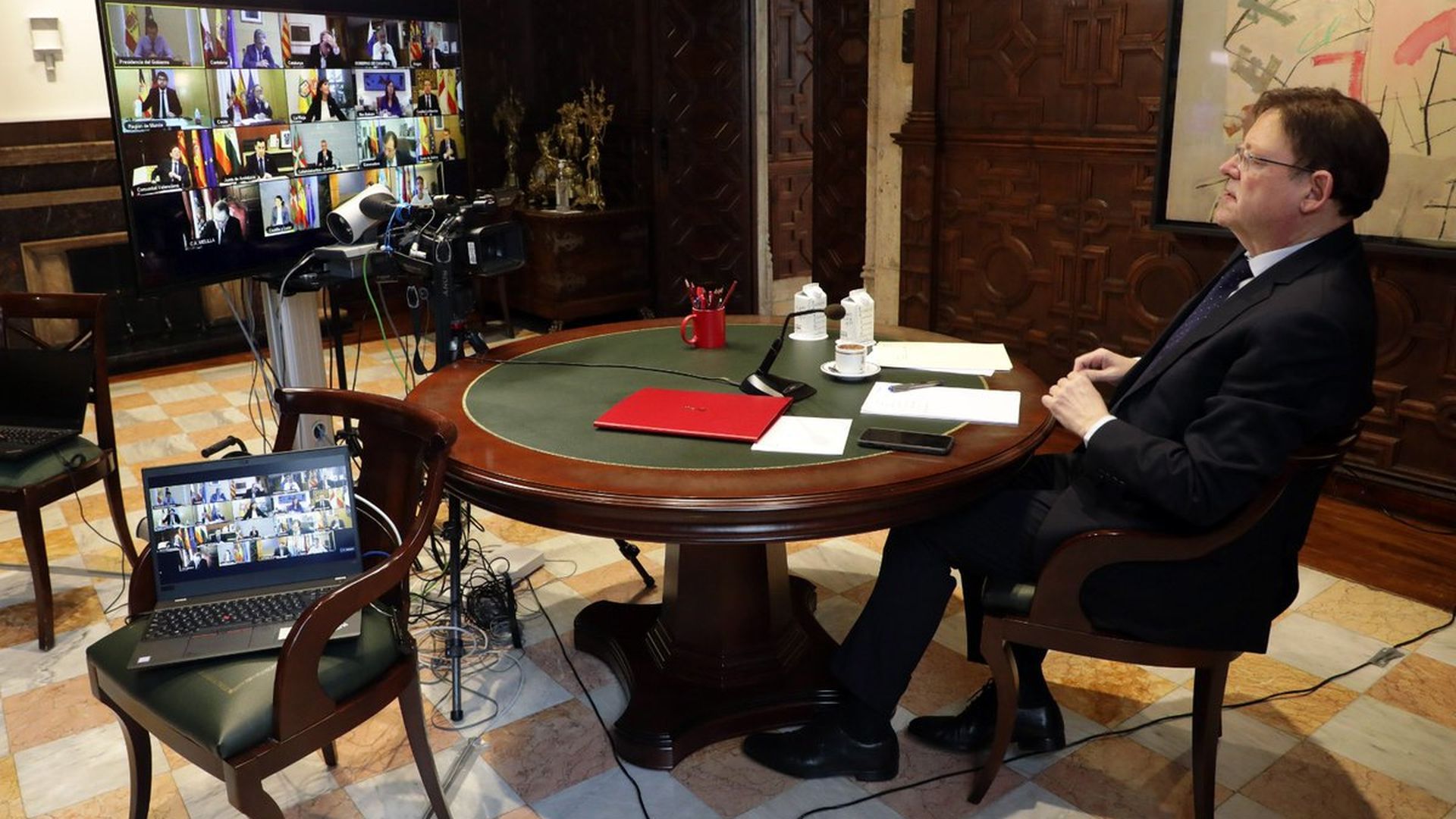 ximo_puig_en_videoconferencia_con_pedro_sanchez.jpg ximo_puig_en_videoconferencia_con_pedro_sanchez.jpg