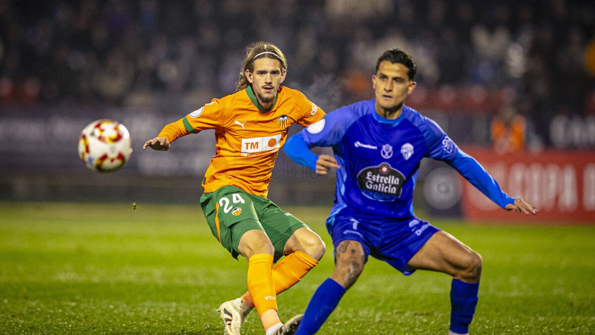 yarek_gasiorowski_ante_el_ourense_cf_foto_valencia_cf.jpg yarek_gasiorowski_ante_el_ourense_cf_foto_valencia_cf.jpg