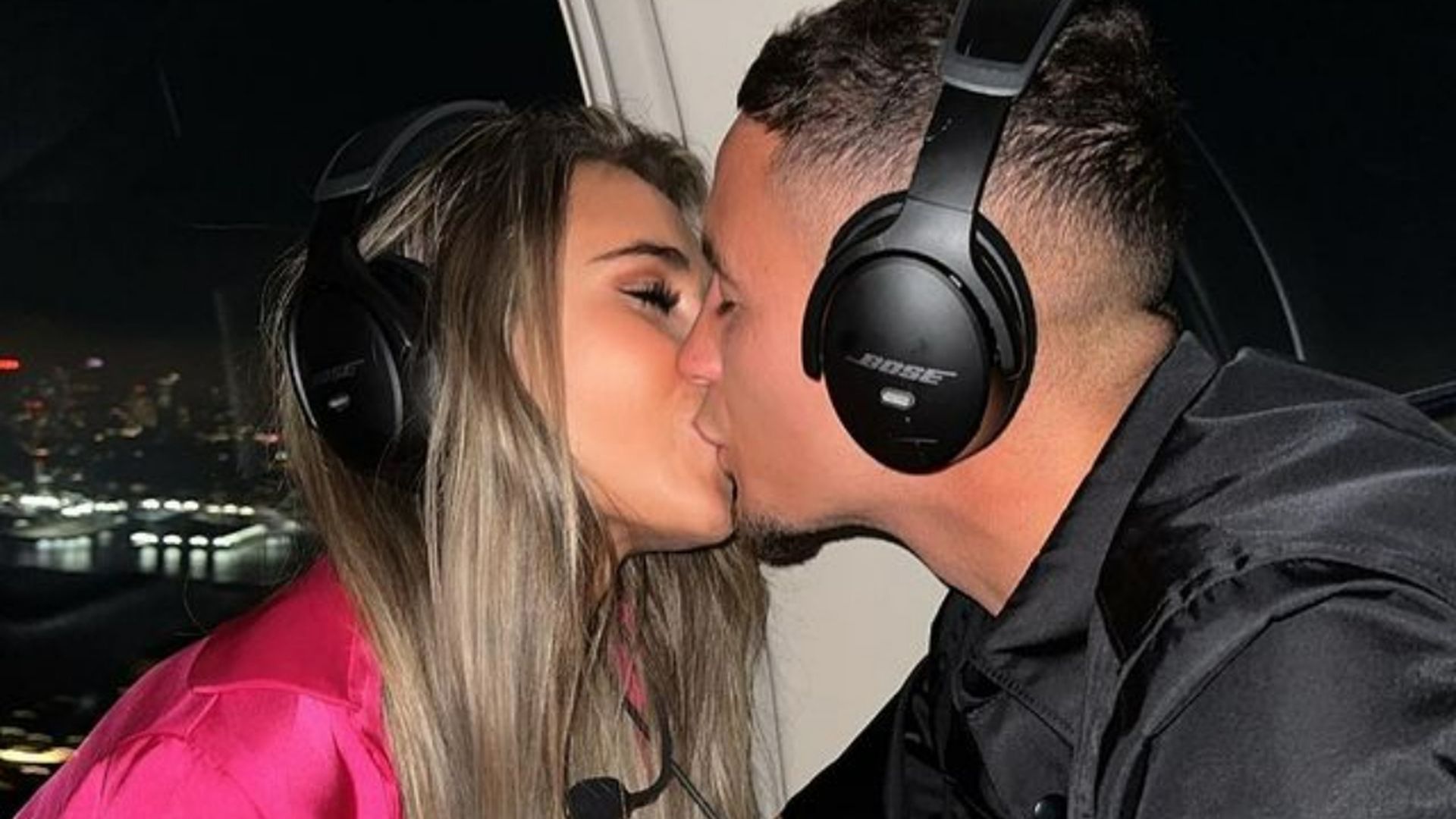 yeremy_pino_y_elena_en_un_paseo_en_helicoptero__elena_adsuara_001.jpg yeremy_pino_y_elena_en_un_paseo_en_helicoptero__elena_adsuara_001.jpg