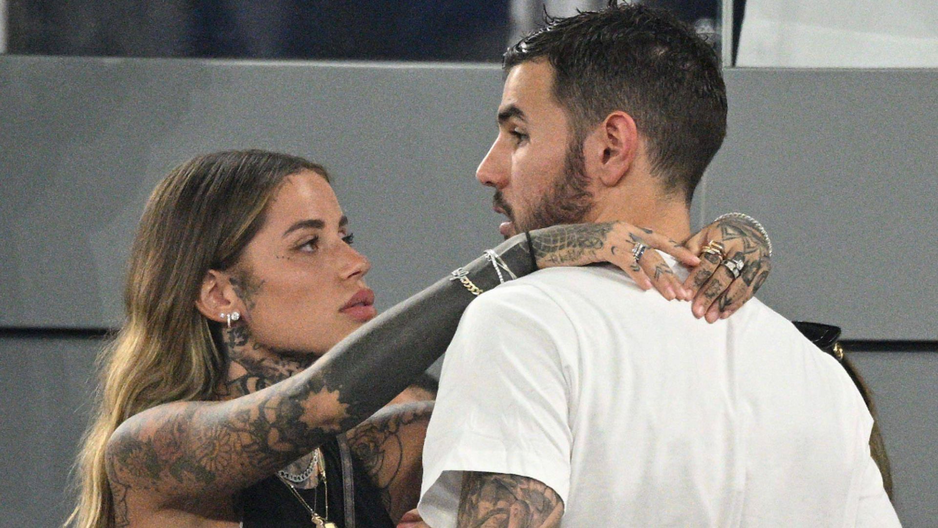 zoe_cristofoli_junto_a_theo_hernandez_despues_de_un_partido_con_la_seleccion_francesa__001.jpg