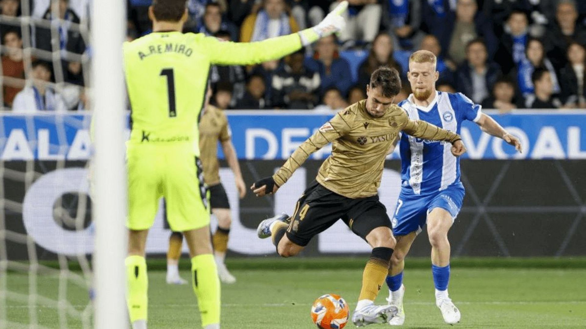 zubimendi_durante_el_alaves_real_sociedad_foto_laliga_001.png zubimendi_durante_el_alaves_real_sociedad_foto_laliga_001.png