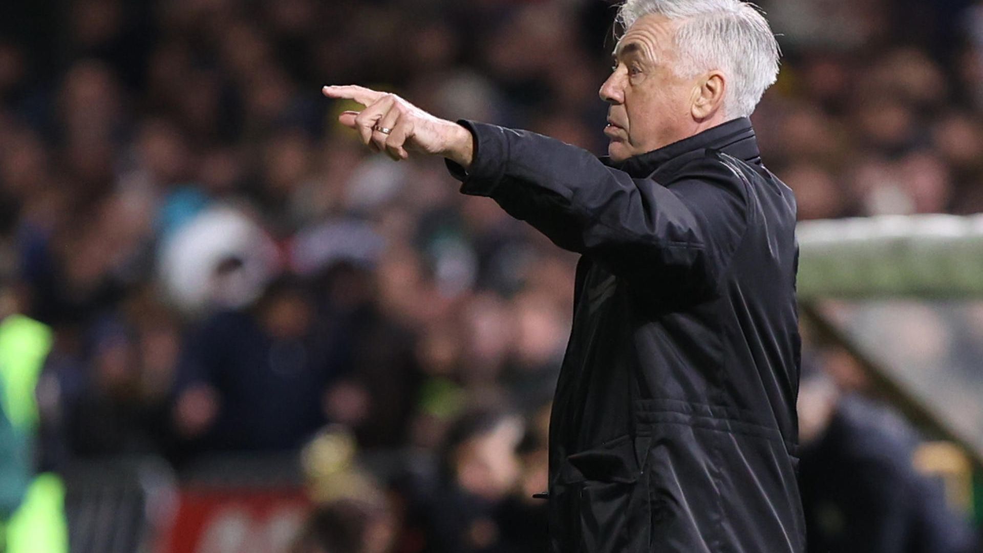 ancelotti_da_indicaciones_desde_la_banda_001.jpg ancelotti_da_indicaciones_desde_la_banda_001.jpg