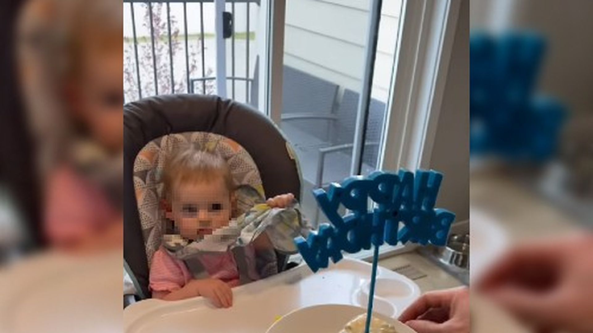 El momento en el que una madre descubre que su hija es ciega durante su primer cumpleaños: "Se me rompió el corazón"