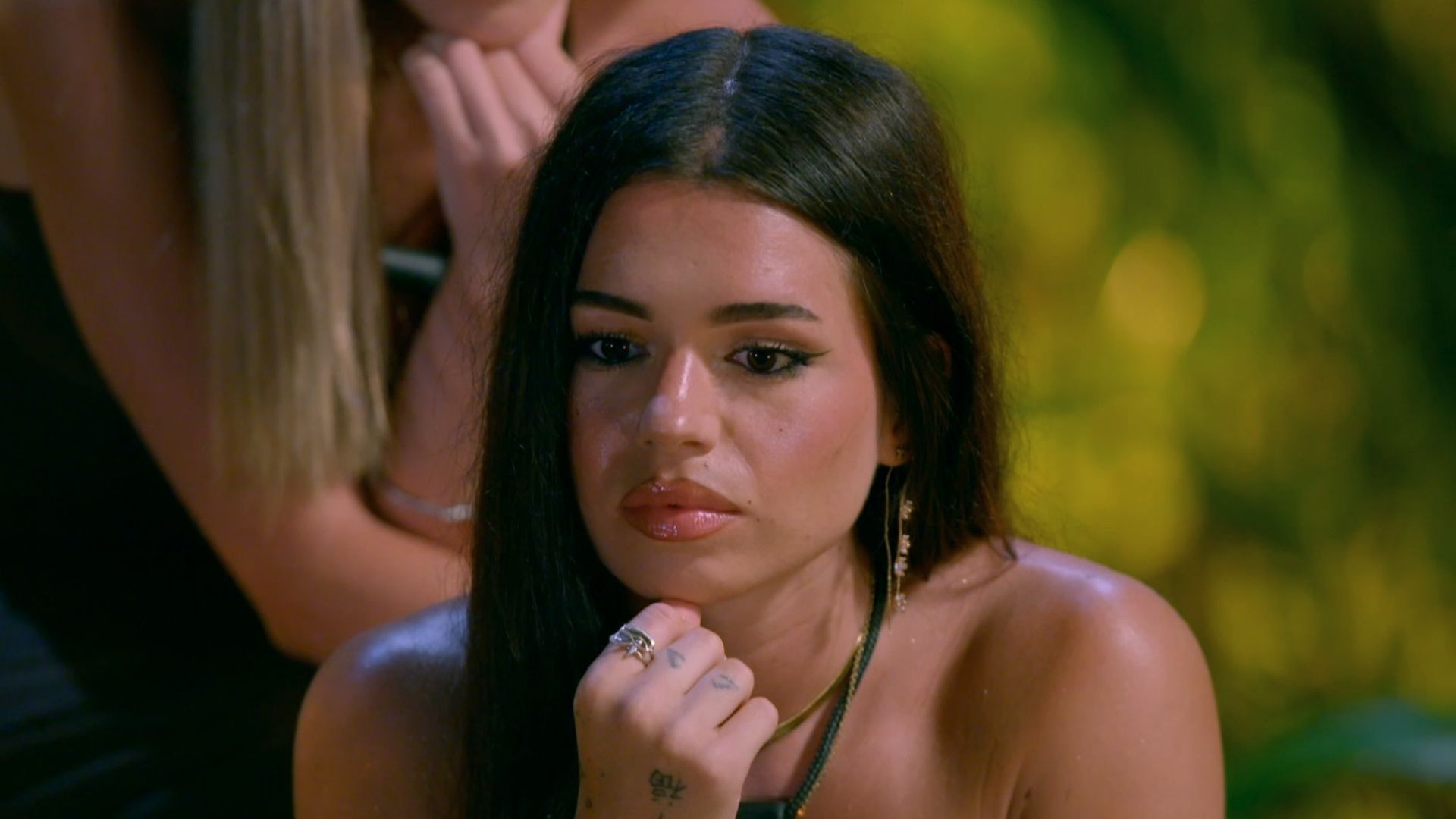 Helena no da crédito al ver las imágenes de Rodri con Olatz en 'La isla de las tentaciones 9': “Va a ser el primero en caer, pero yo no voy a ser la tonta”