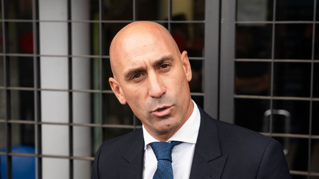 Luis Rubiales: “No pido perdón a Jenni Hermoso a día de hoy porque yo le pregunté a ella y me dijo ‘vale’”