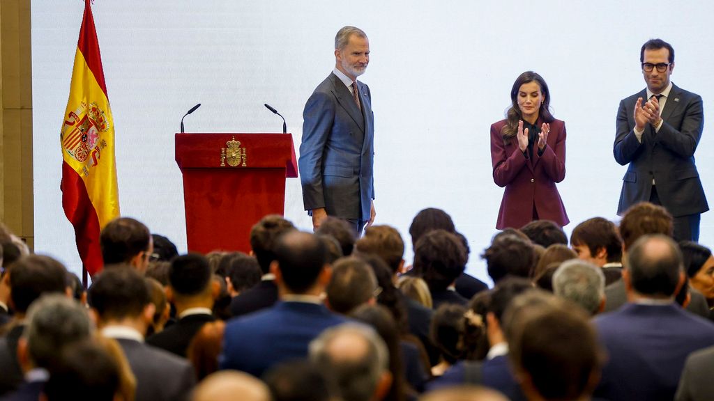 Admiración reina Letizia en China