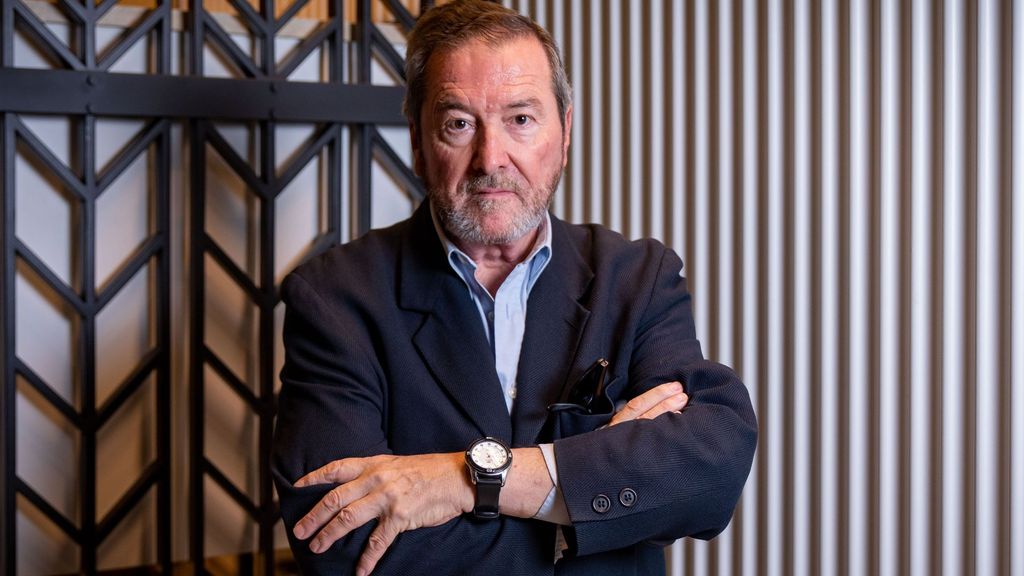 EuropaPress_4794039_escritor_jjbenitez_posa_entrevista_europa_press_doceavo_volumen_obra