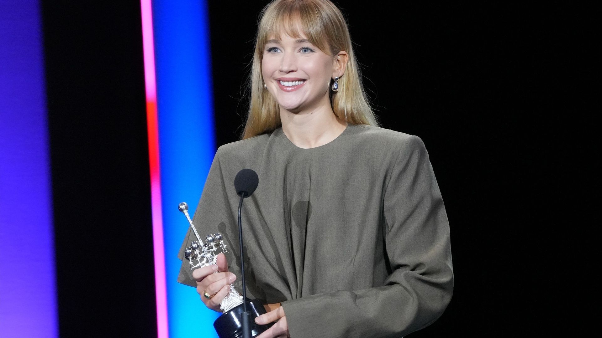Jennifer Lawrence recibe el Premio Donostia del Festival de San Sebastián