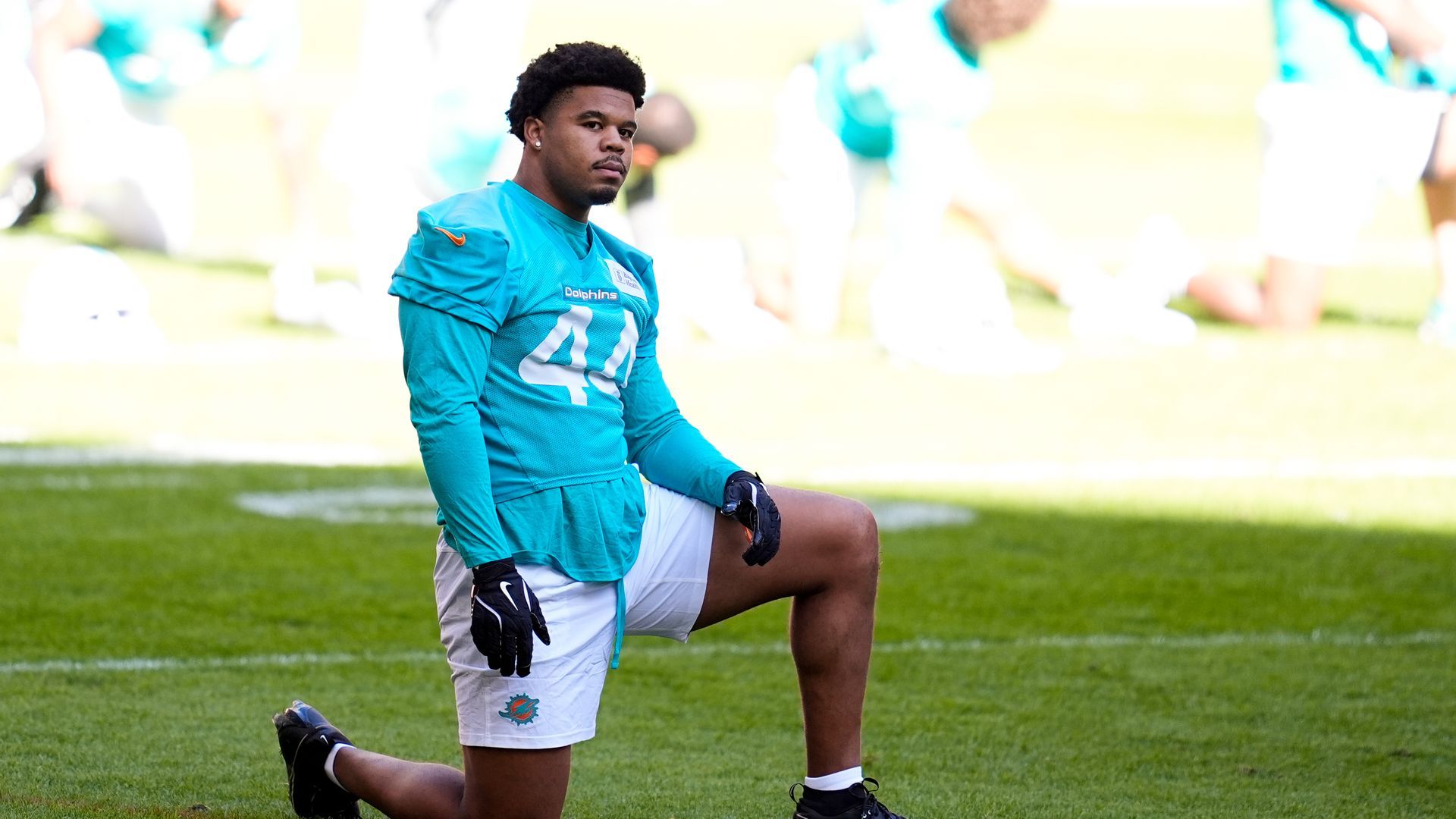 La reacción de los jugadores de los Miami Dolphins al verse en los carteles de la NFL en Madrid: “¿Cómo se dice ‘Chop’ en español?”