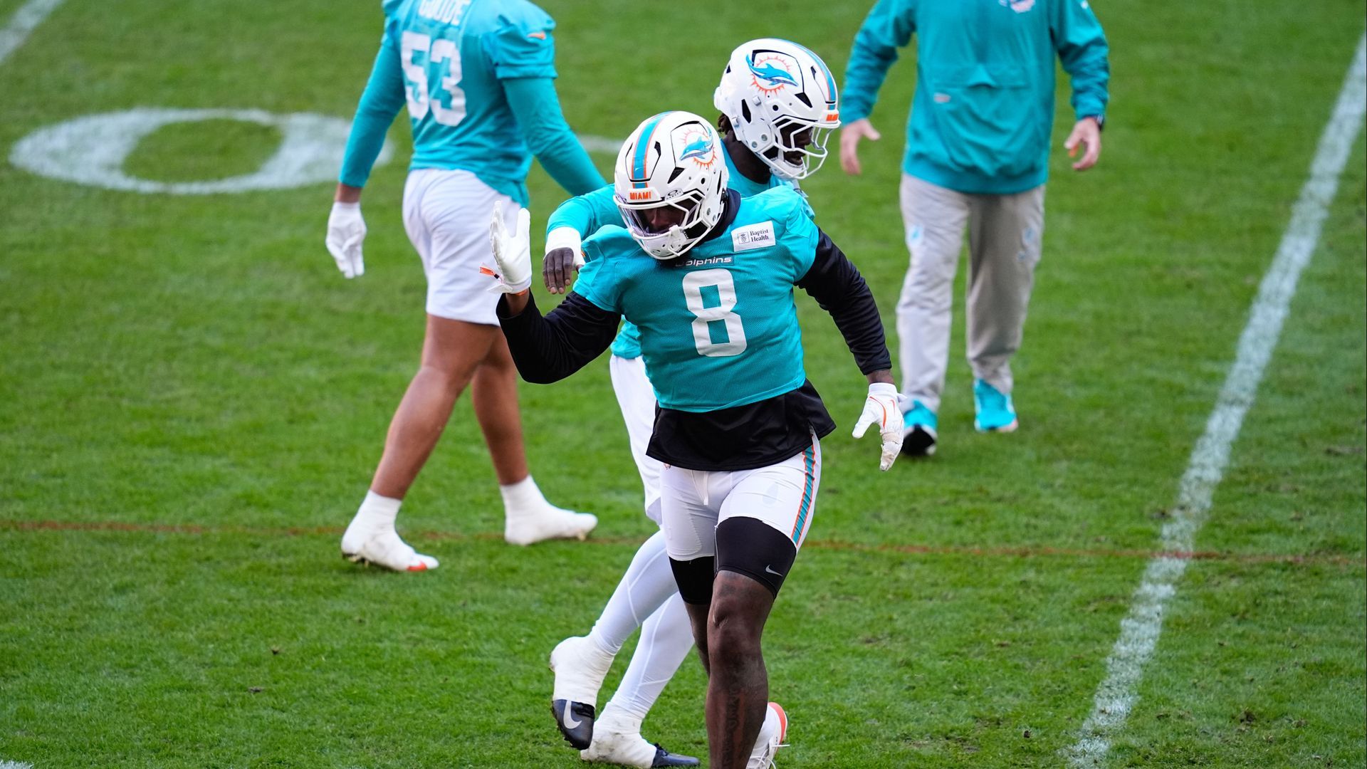 Los jugadores de Miami Dolphins y Washington Commanders se atreven ya con el español: “Cómo estás, buenos días, ¡hala Madrid!”