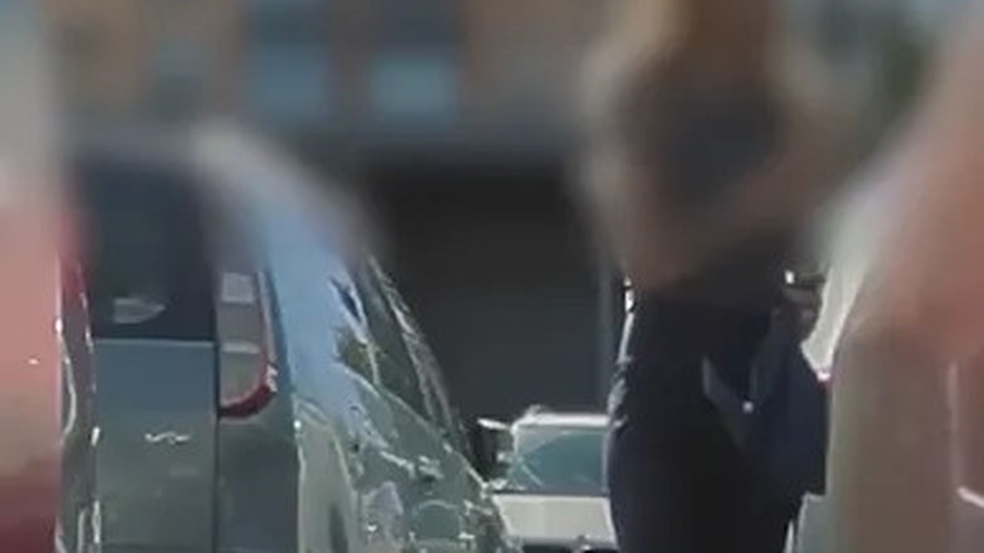 Momento vandálico al coche de Nacho Abad