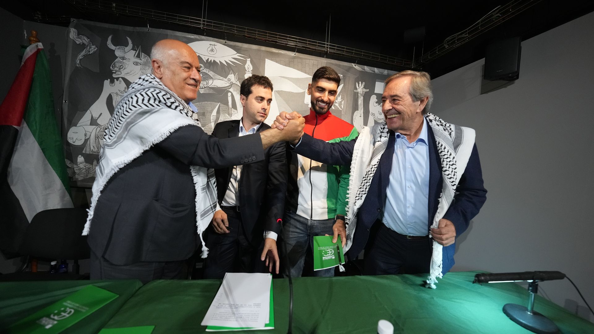 acto de presentación oficial del partido internacional de carácter solidario entre la Euskal Selekzioa y la Federación de Fútbol de Palestina