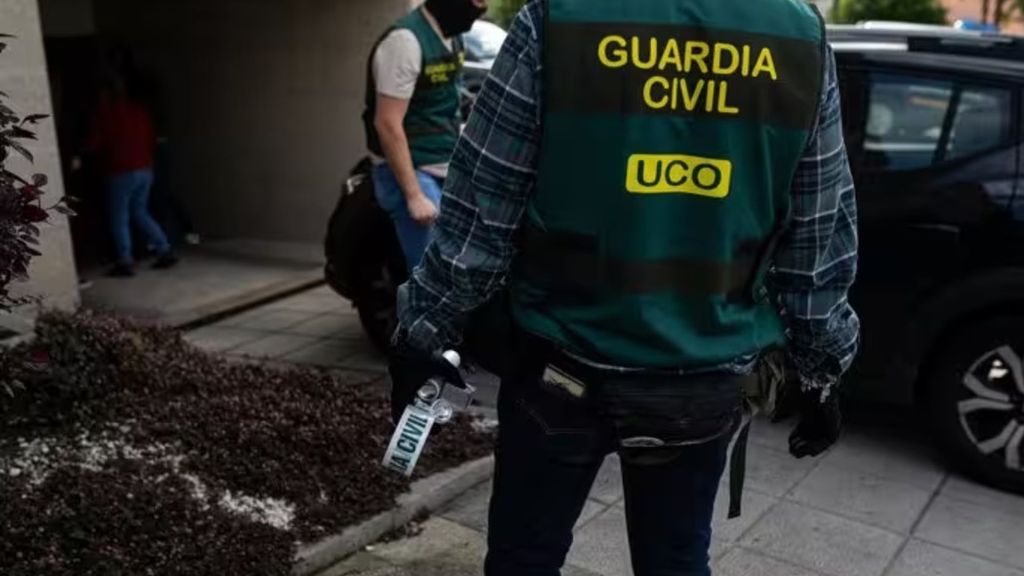 Agentes de la UCO en una imagen de archivo