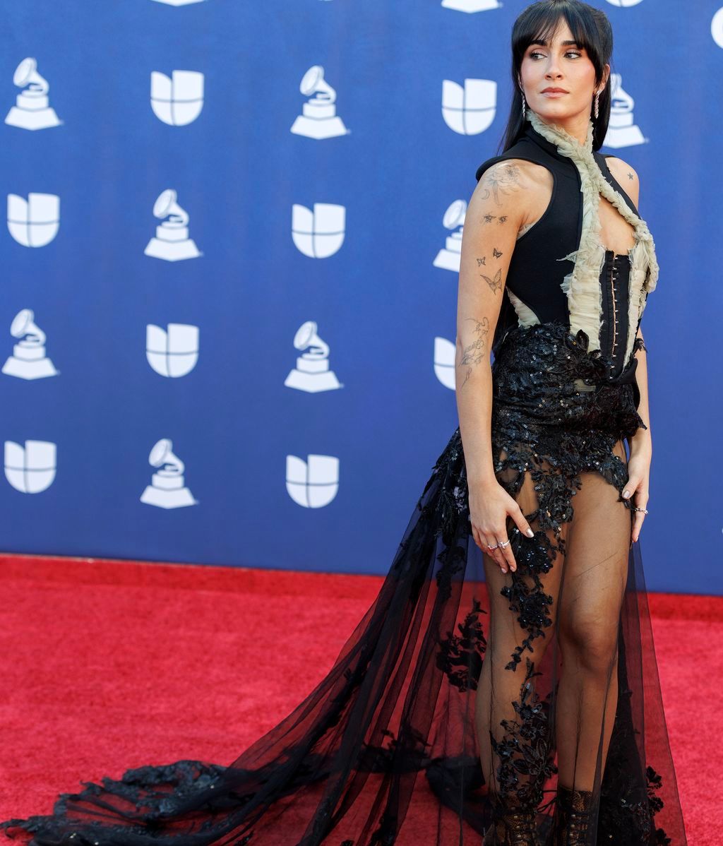 Aitana en la alfrombra roja de los Latin Grammy 2025