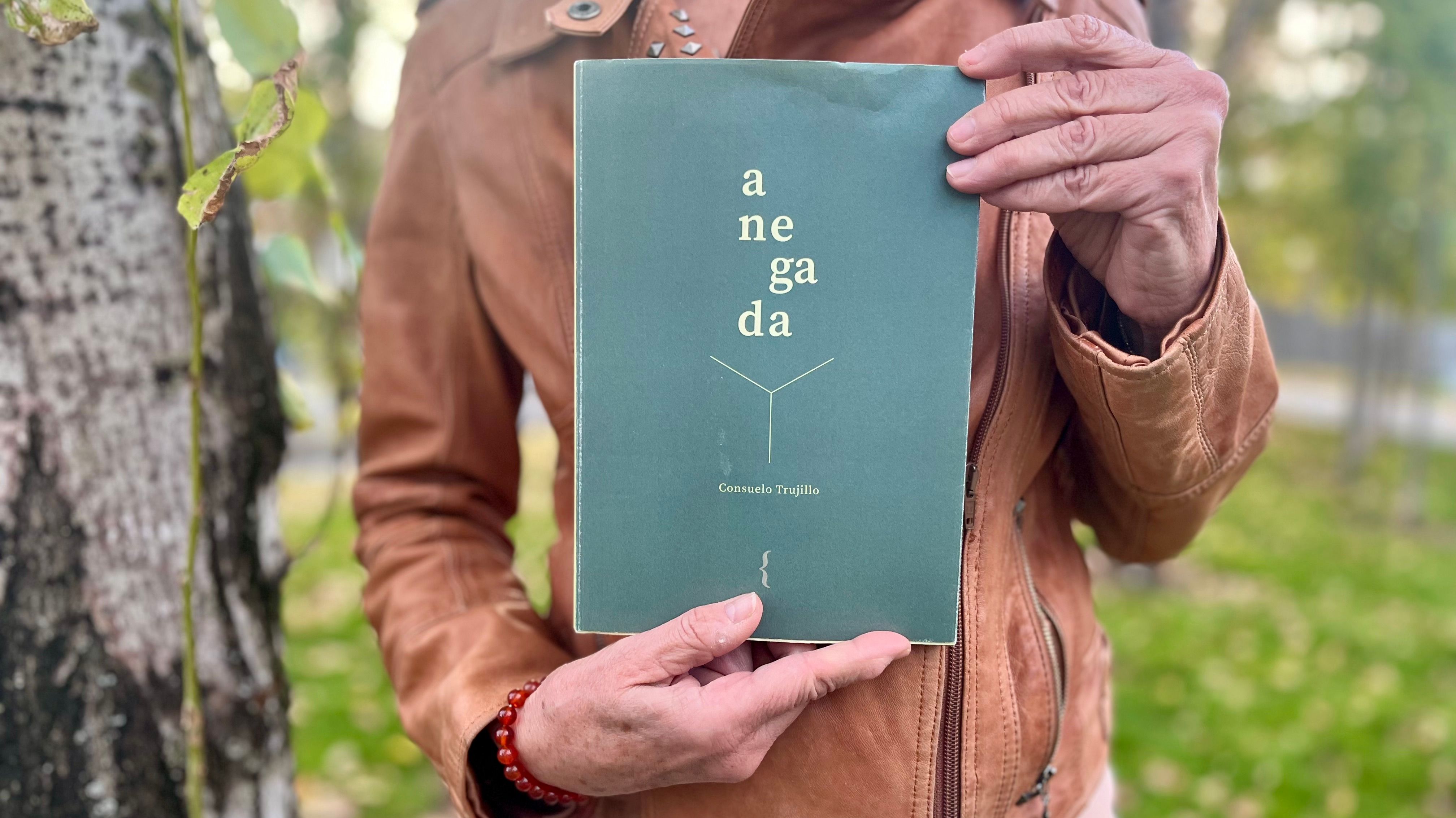 'Anegada', un poemario que es una obra de autora novel (aunque no lo parezca)