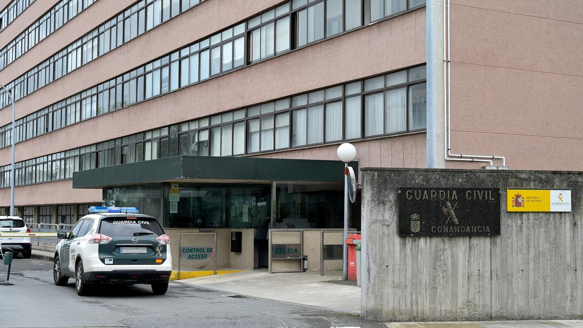 Archivo - Un vehículo de la Guardia Civil en las instalaciones de la comandancia de la Guardia Civil en A Coruña, Galicia (España).