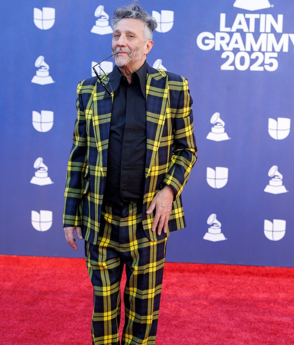 Fito Páez en la alfombra roja de los Latin Grammy 2025