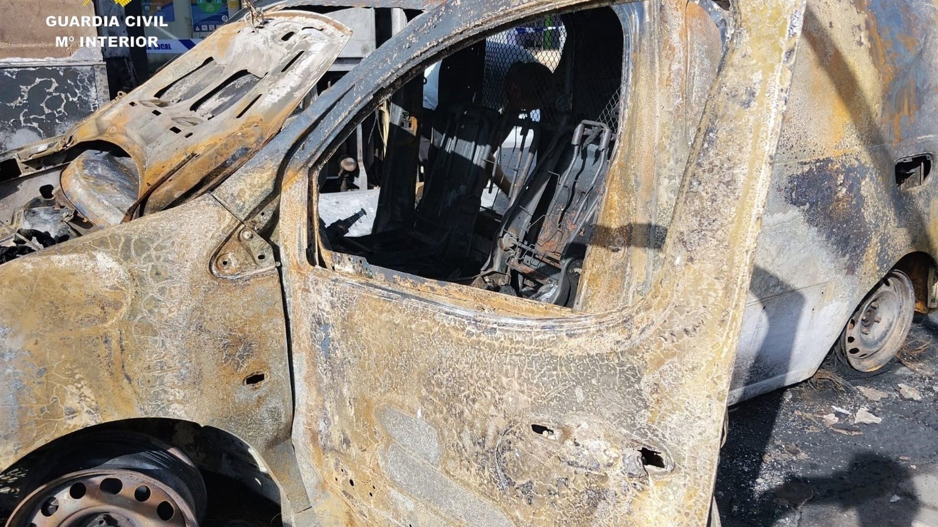 Furgoneta incendio gasolinera Los Palacios petaqueo