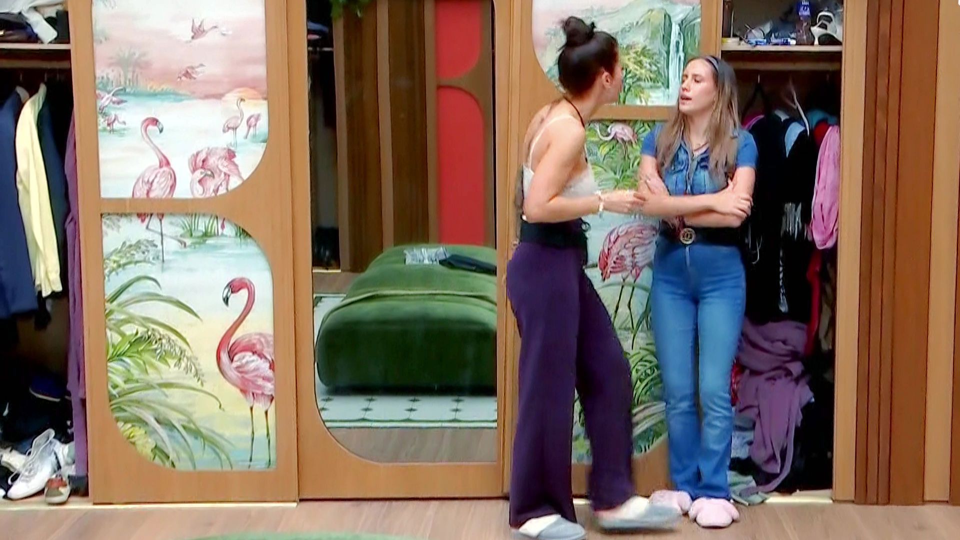 Patricia intenta que Aroa no encuentre la crema de cacao