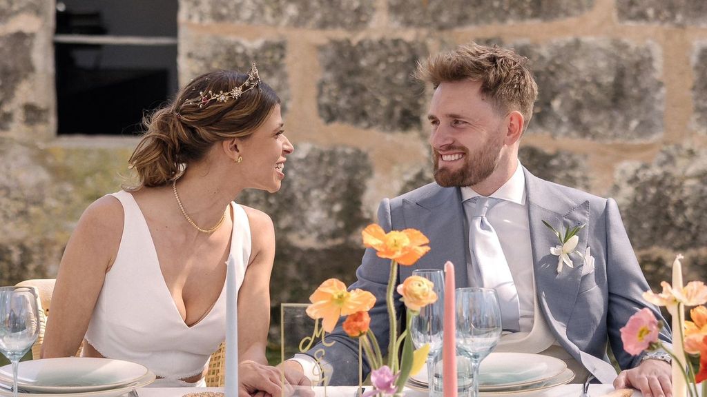 Josep junto a Montse, su mujer, el día de su boda tras el accidente.