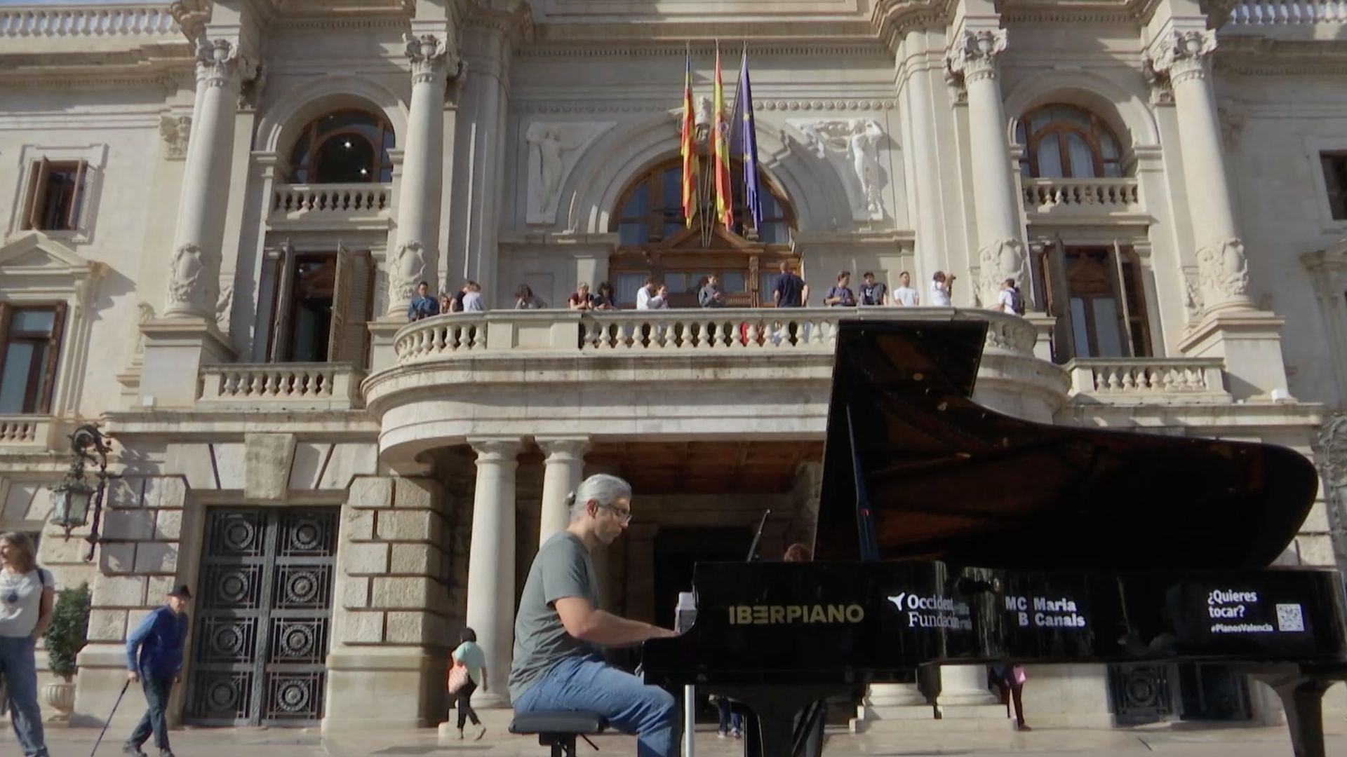 Piano en la Plaza del Ayuntamiento de Valencia