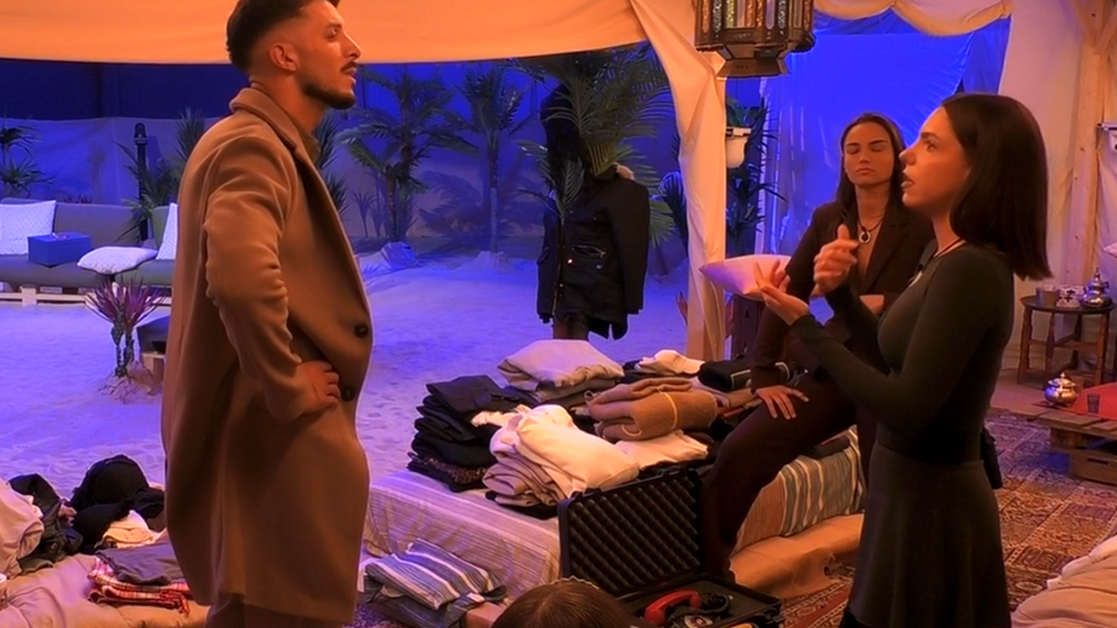 Primera crisis en el oasis