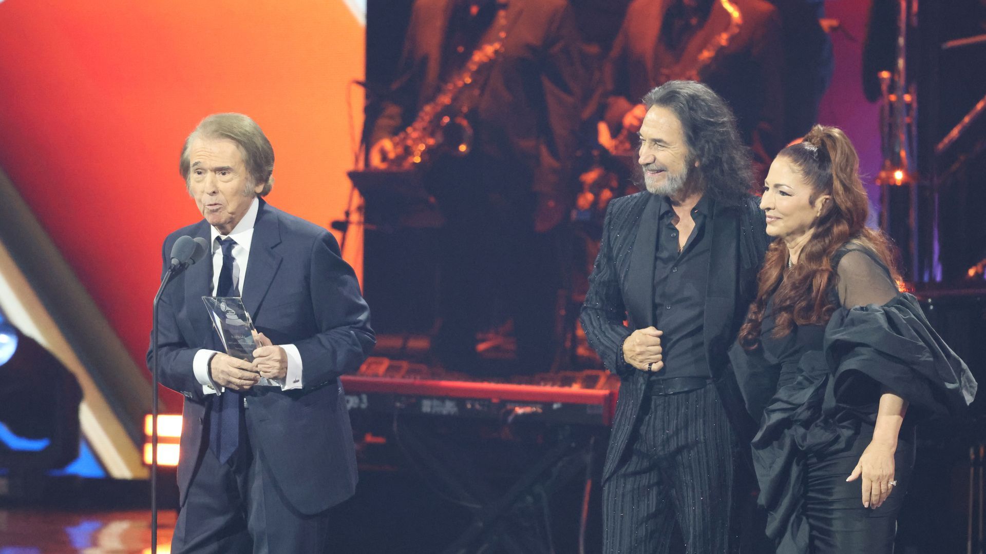 Raphael en los Latin Grammy 2025