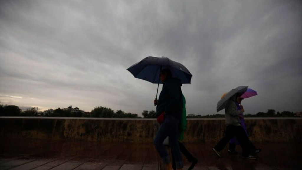 Avisos en siete comunidades, cuatro en nivel naranja, por intensas lluvias, rachas de viento o temporal marítimo