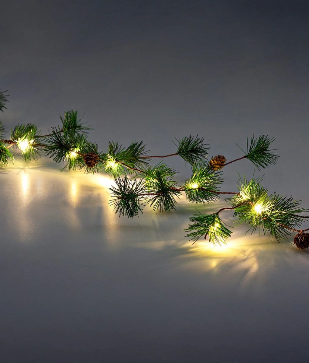 Flying Tiger - Guirnalda de luces con piñas