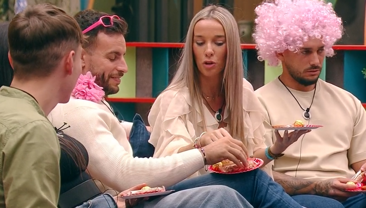 Íñigo recibe de Edurne el premio al más dulce