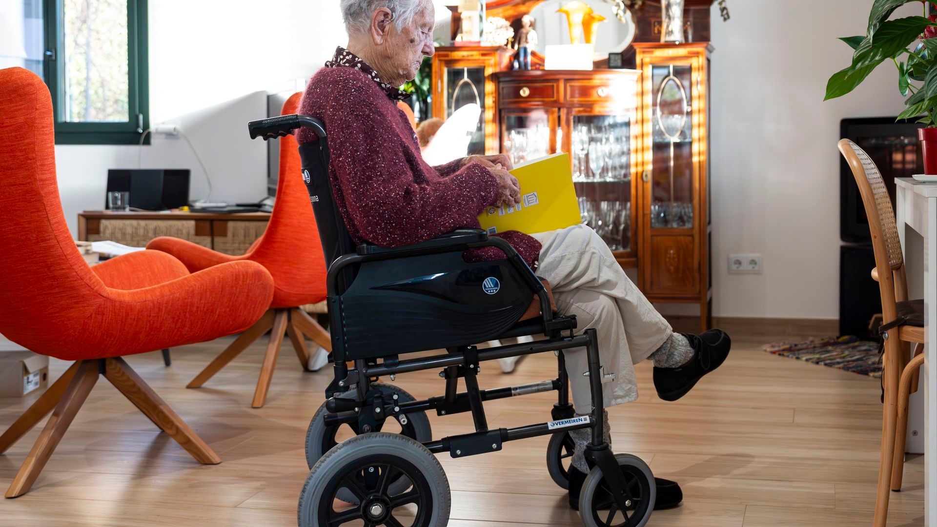 La supercentenaria Carme Noguera Falguera, residente en Taradell (Barcelona), se ha convertido en la mujer más longeva de España en vida, con 111 años