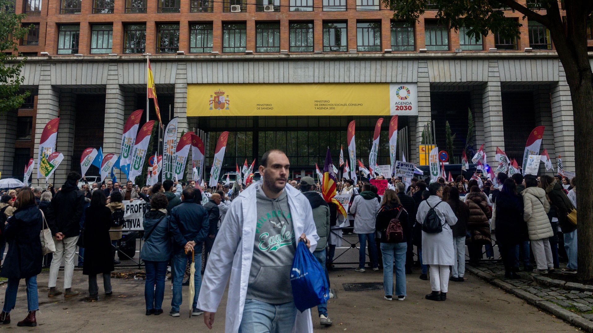 Los médicos vuelven a manifestarse para rechazar el Estatuto Marco y reclamar uno propio