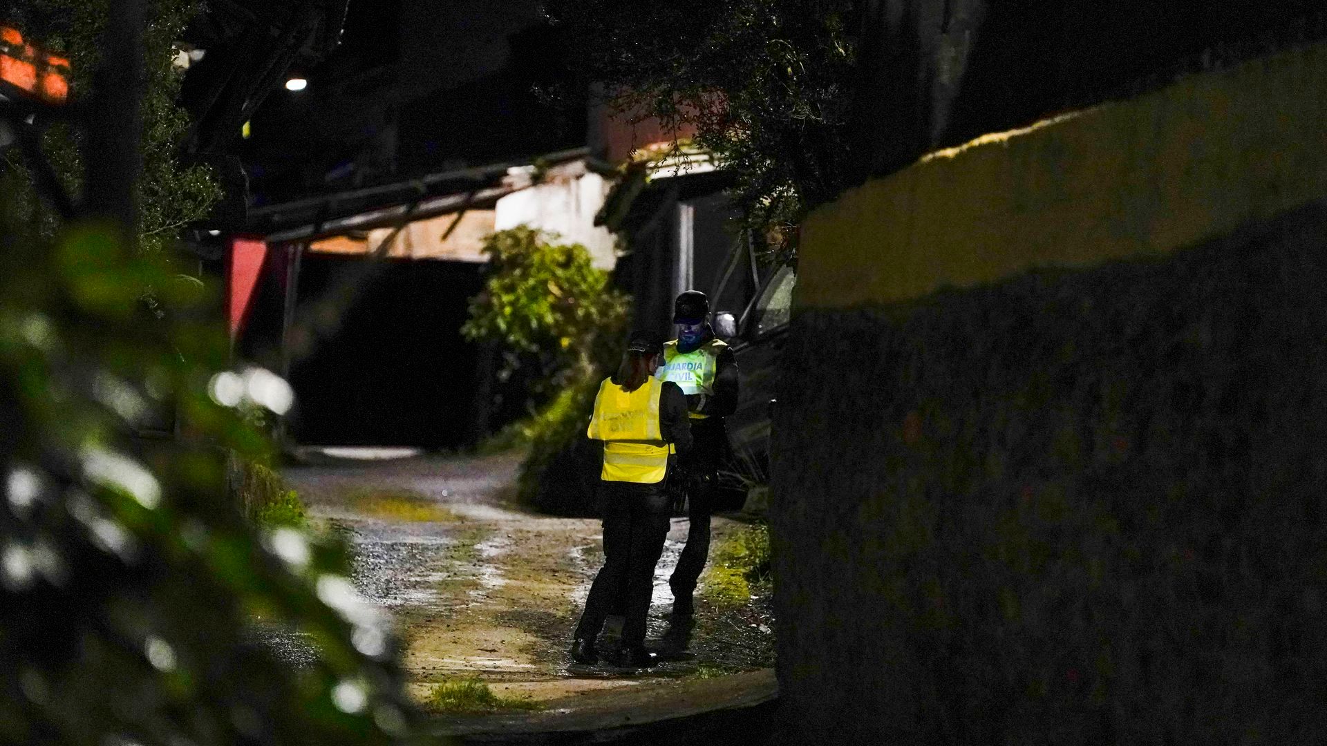 Una menor mata de una puñalada a una mujer de su familia en Candamo, Asturias