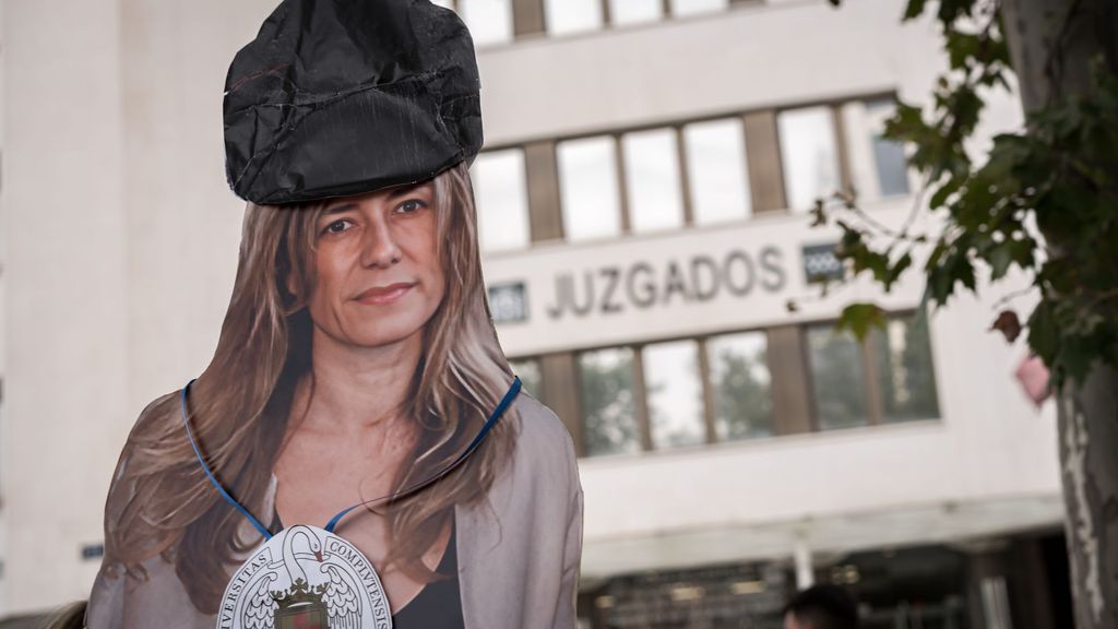 El juez Peinado archiva la causa para Judit González, la alto cargo de Moncloa recién imputada en el 'caso Begoña Gómez'