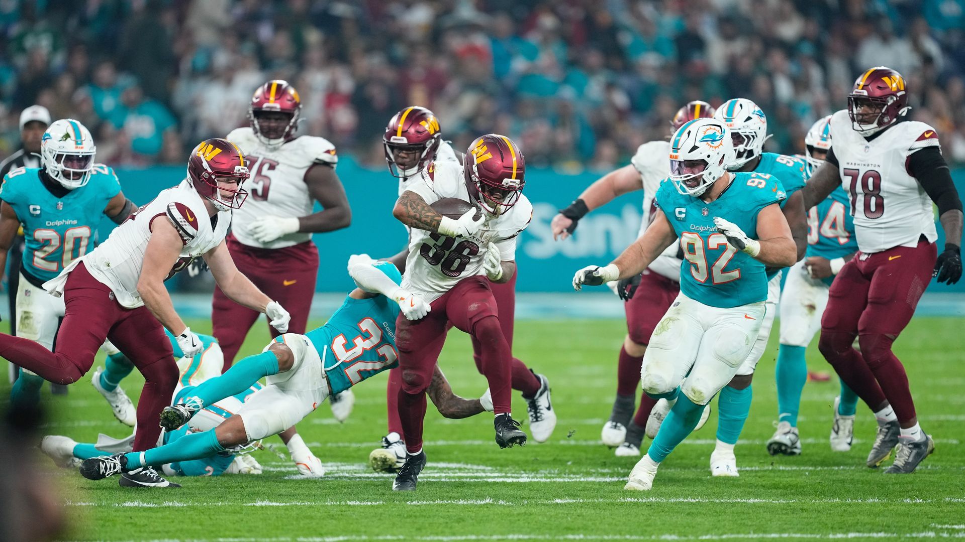 Los Dolphins ganan en la prórroga a los Commanders en el histórico primer partido de la NFL en España