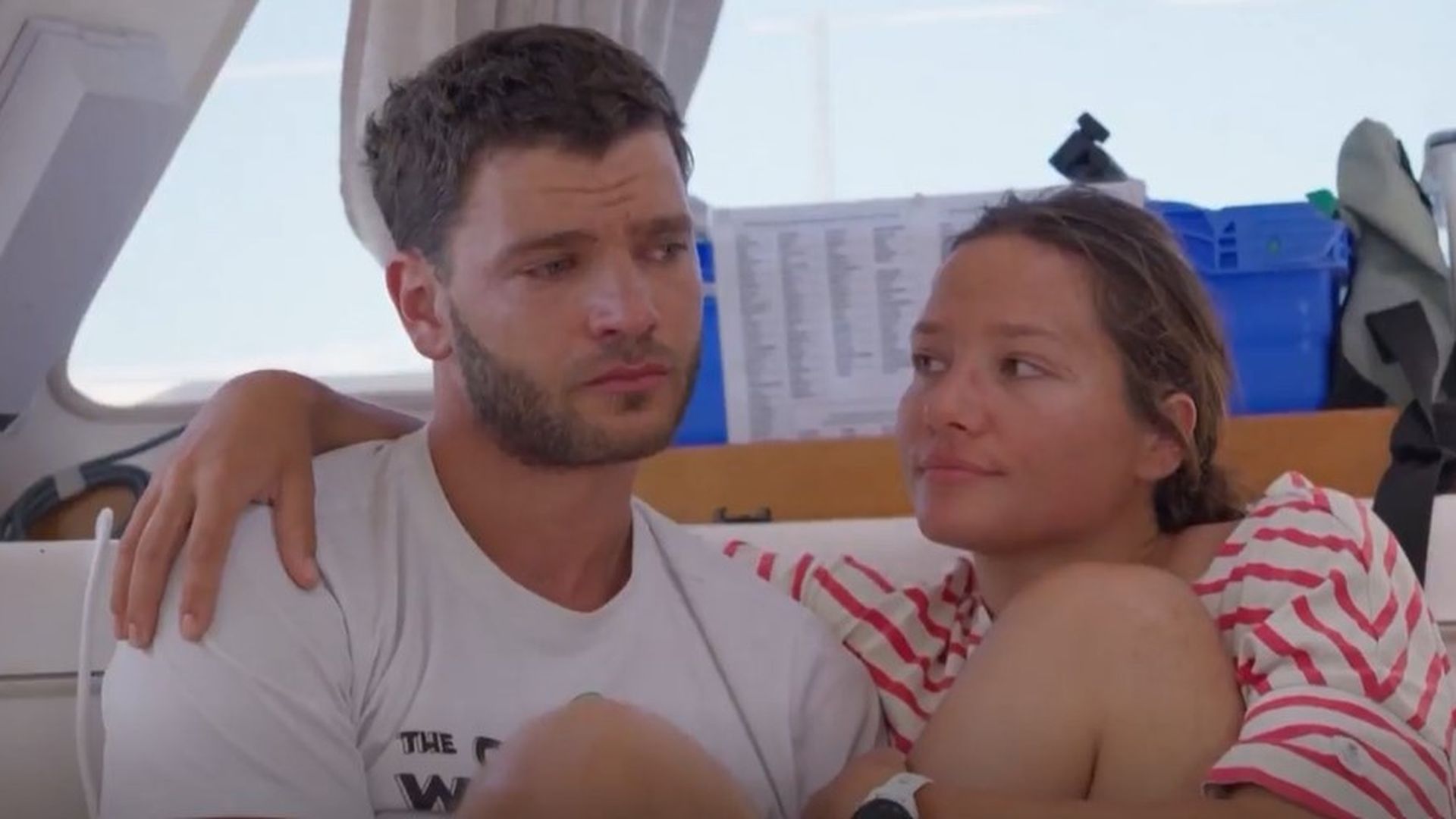 Los nadadores franceses que querían cruzar el Atlántico a nado abandonan su travesía tras una avería en su velero