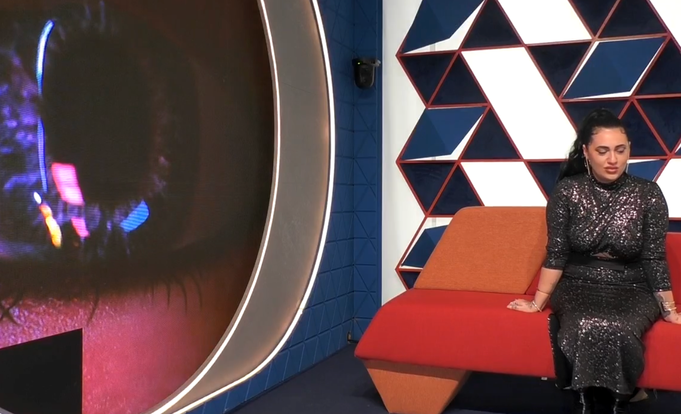 Rocío muy emocionada por entrar a la casa