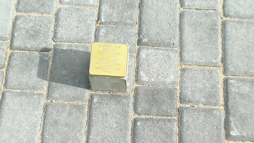 Un alcalde de un pueblo de Palencia se niega a poner un adoquín de la memoria en sus calles