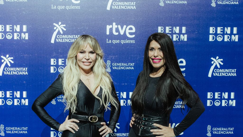 EuropaPress_6491921_sonia_selena_posa_photocall_previo_final_benidorm_fest_2025_febrero_2025