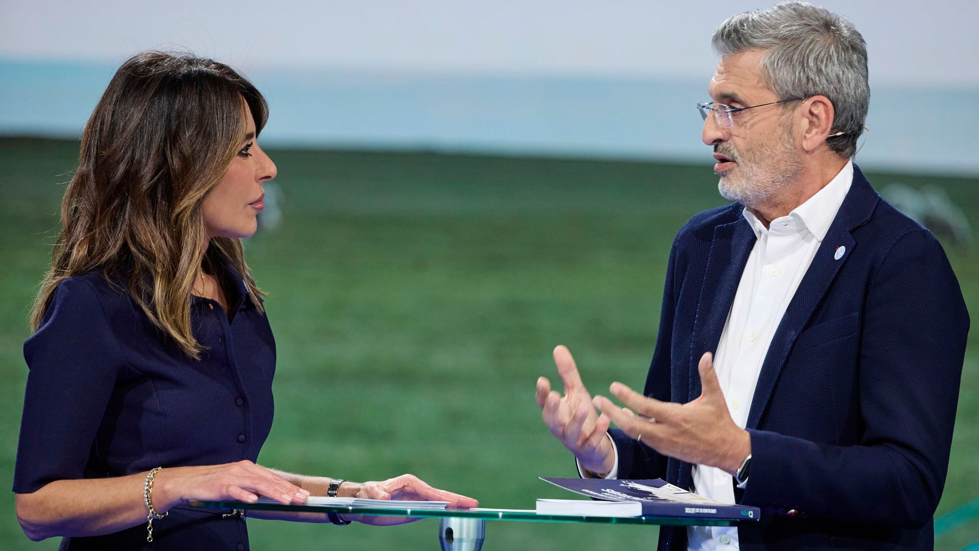 La presentadora Ana Terradillos y el presidente de InLac Javier Roza