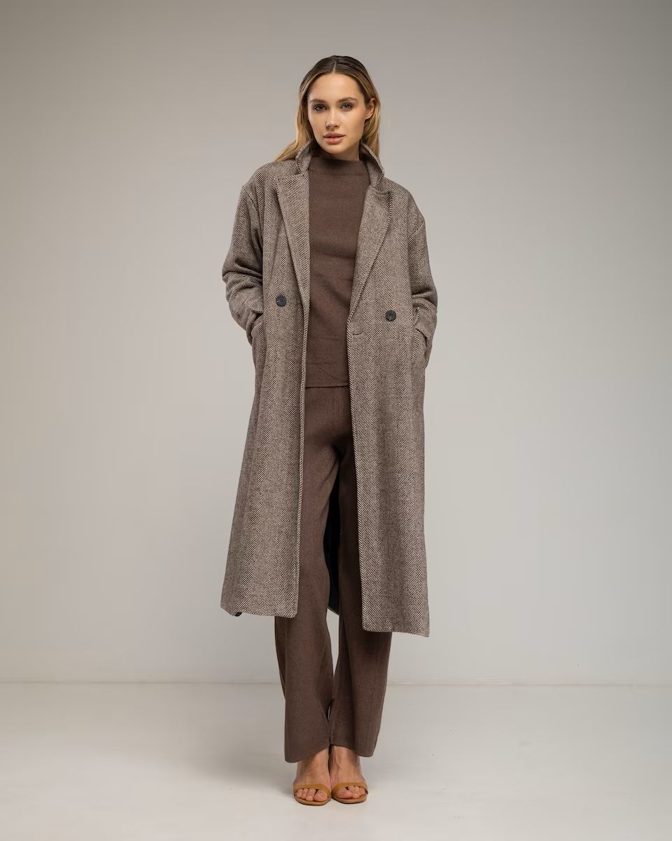 Abrigo marrón de espiguilla