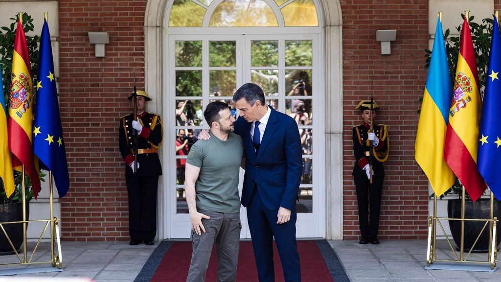 El presidente de Ucrania, Volodímir Zelenski, y el presidente del Gobierno, Pedro Sánchez.