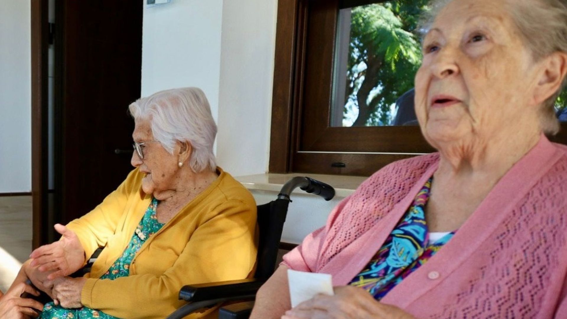 EuropaPress_6799181_consejera_inclusion_social_juventud_familias_igualdad_loles_lopez_visitando